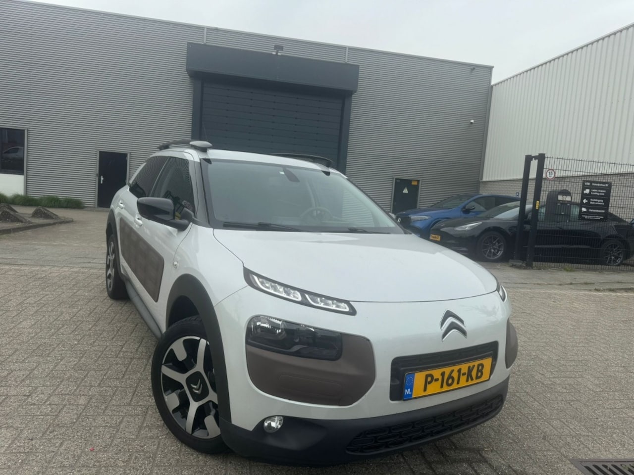 Citroën C4 Cactus - 1.2 PureTech Panorama|Camera Full option 2015 - AutoWereld.nl