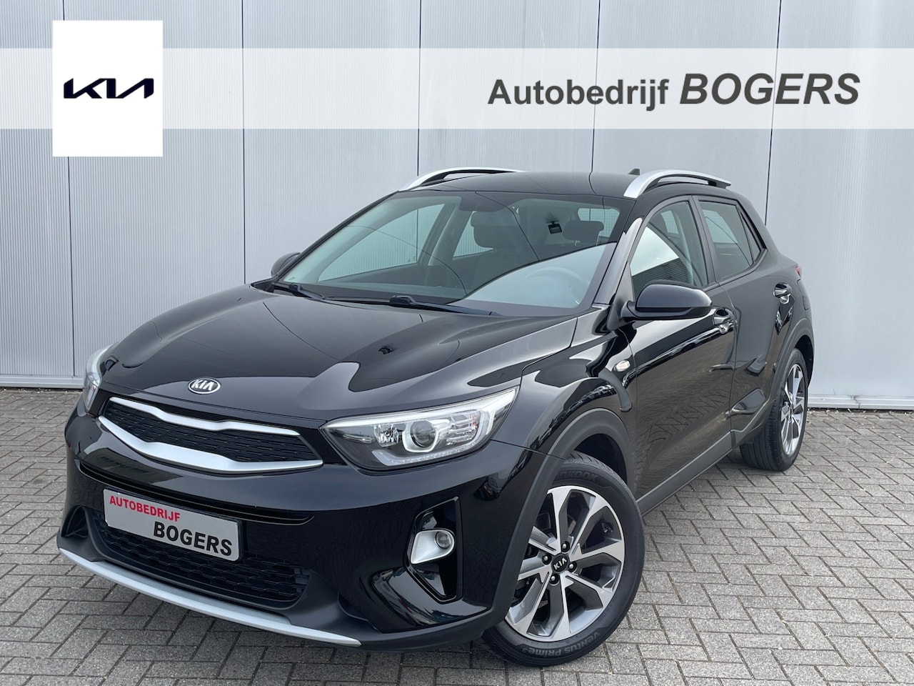 Kia Stonic - 1.0 T-GDi DynamicLine Navigatie, Airco, Cruise Control, 17"Lm, Trekhaak, Achteruitrijcamer - AutoWereld.nl