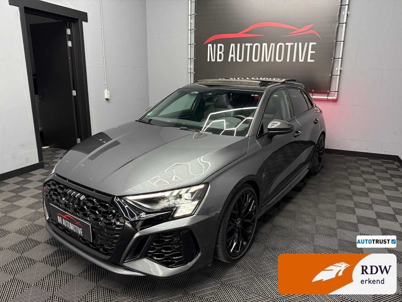 Audi RS3 - Sportback 2.5 TFSI Quattro - AutoWereld.nl