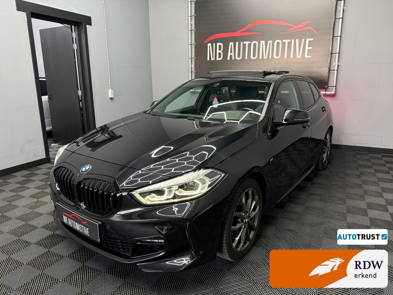 BMW 1-serie - 120i M-pakket 2023 - AutoWereld.nl