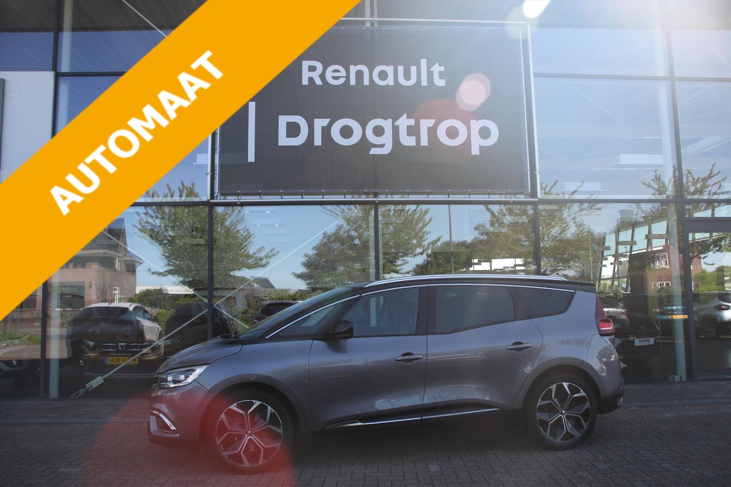 Renault Grand Scénic - 160PK-INTENS-AUTOM-53DKM-NAVI-CAMERA-MASSAGESTOEL- - AutoWereld.nl