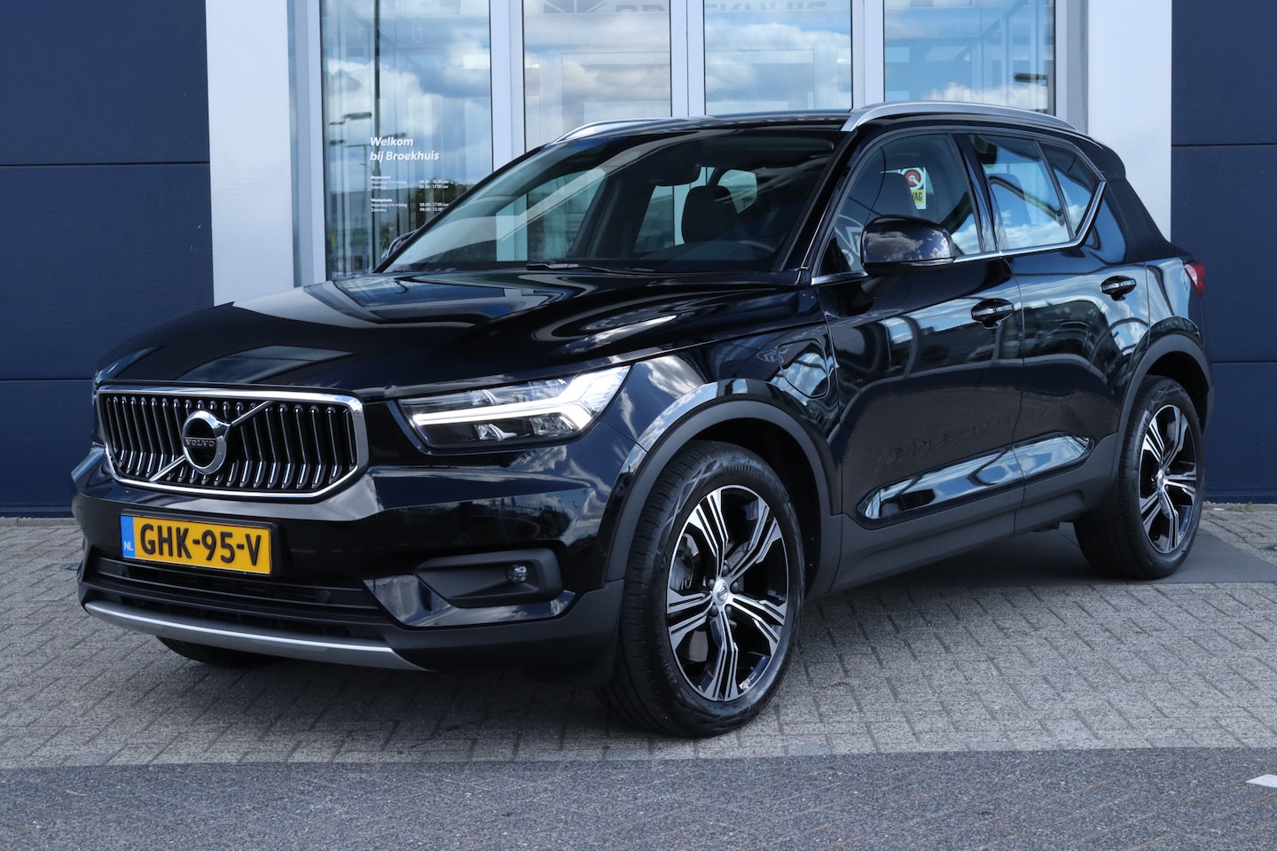 Volvo XC40 - 1.5 T5 Recharge Inscription | Cruise Control | Trekhaak | Camera | Leder | Stoel + Stuurve - AutoWereld.nl
