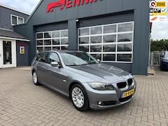 BMW 3-serie Touring - 320i High Executive / Pano / Leder / Navi / Trekhaak / Automaat