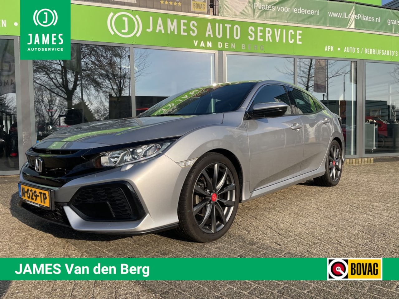 Honda Civic - | UNIEKE AUTO | ZUINIG 1.0 i-VTEC Comfort - AutoWereld.nl