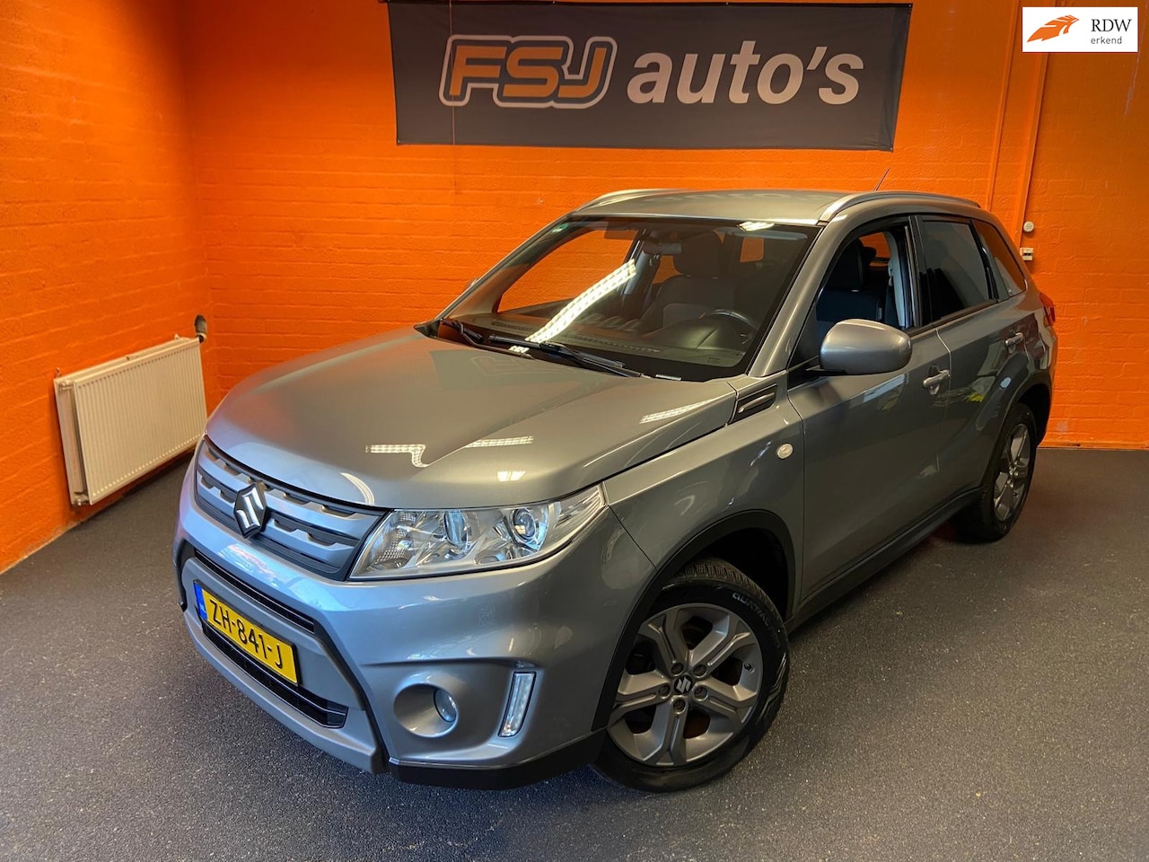 Suzuki Vitara - 1.6 / 120PK / EXCLUSIVE / CARPLAY / NAVI / AIRCO!! - AutoWereld.nl