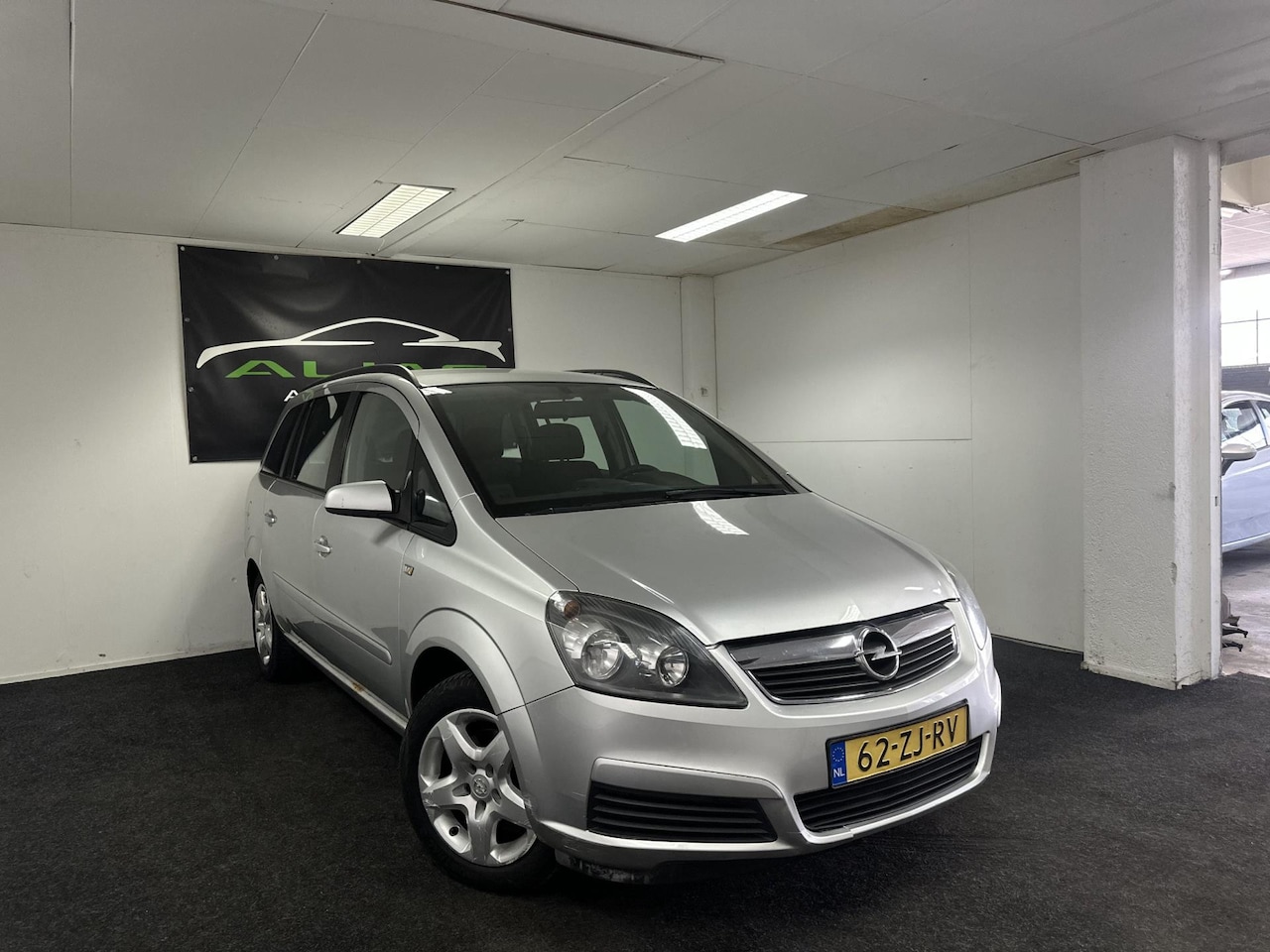 Opel Zafira - 1.6 Essentia AIRCO - Hoge instap - 7 Persoon - APK 2026 - NAP! - AutoWereld.nl