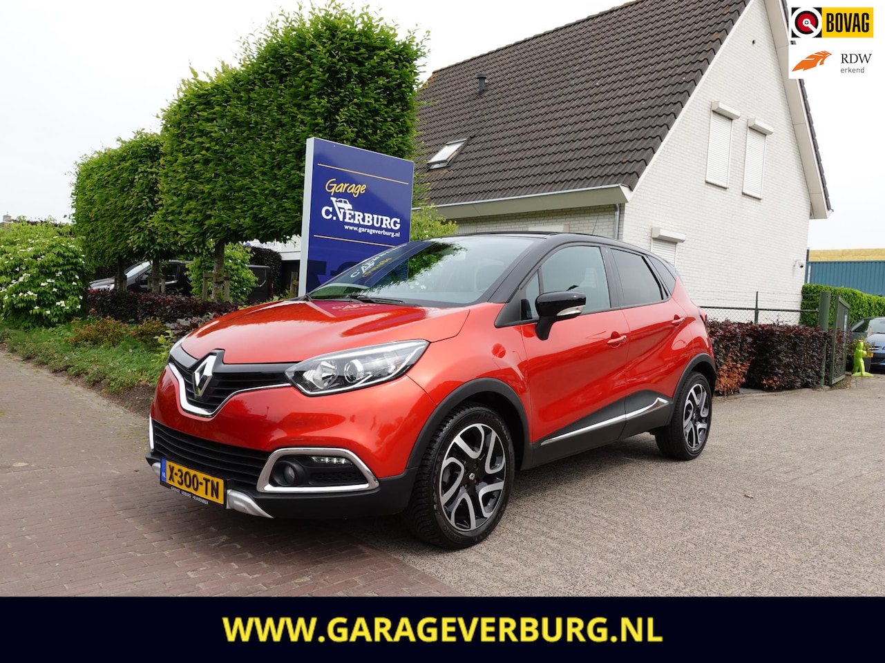 Renault Captur - 1.2 TCe Helly Hansen Automaat (Navi,Cruise,PDC,Trekhaak,1/2 Leer,Keyless,Stoelverwarming) - AutoWereld.nl