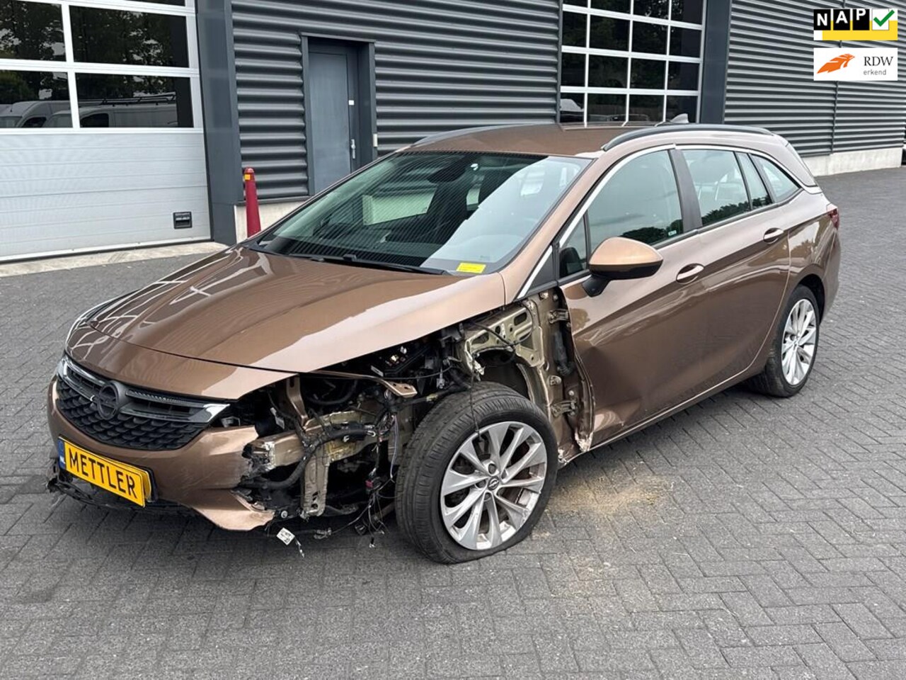 Opel Astra Sports Tourer - 1.0 Edition 1.0 Edition, Navi, Trekhaak, Cruise Control - AutoWereld.nl