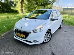 Peugeot 208 - 1.2 VTi Wit 5drs PDC Airco Touchscreen NAP ✅