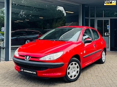 Peugeot 206 - 1.1 X-Design 1-Jaar Apk