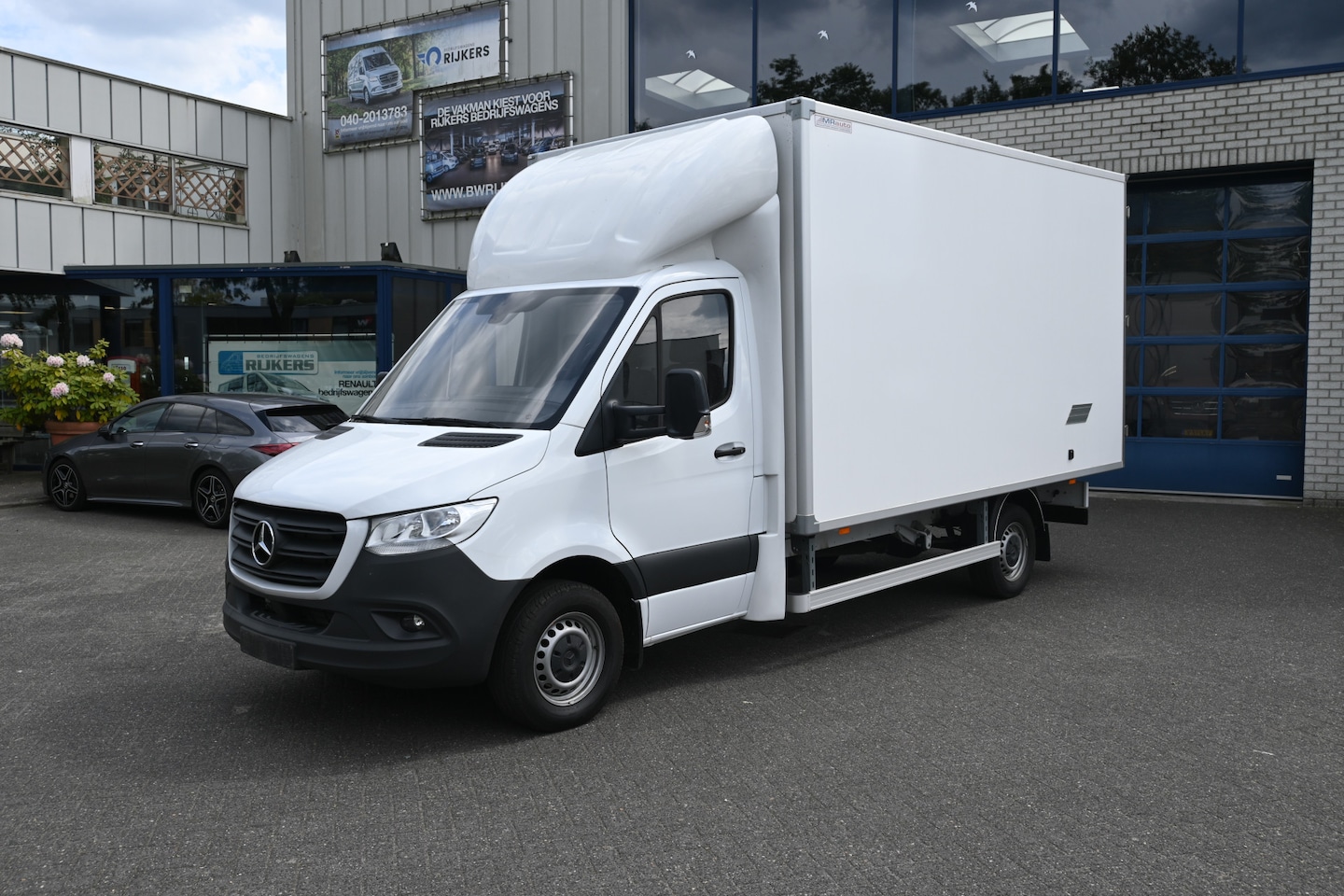 Mercedes-Benz Sprinter - 315 CDI L3 RWD MBUX navigatie, Gesloten laadbak, Meubelbak - AutoWereld.nl