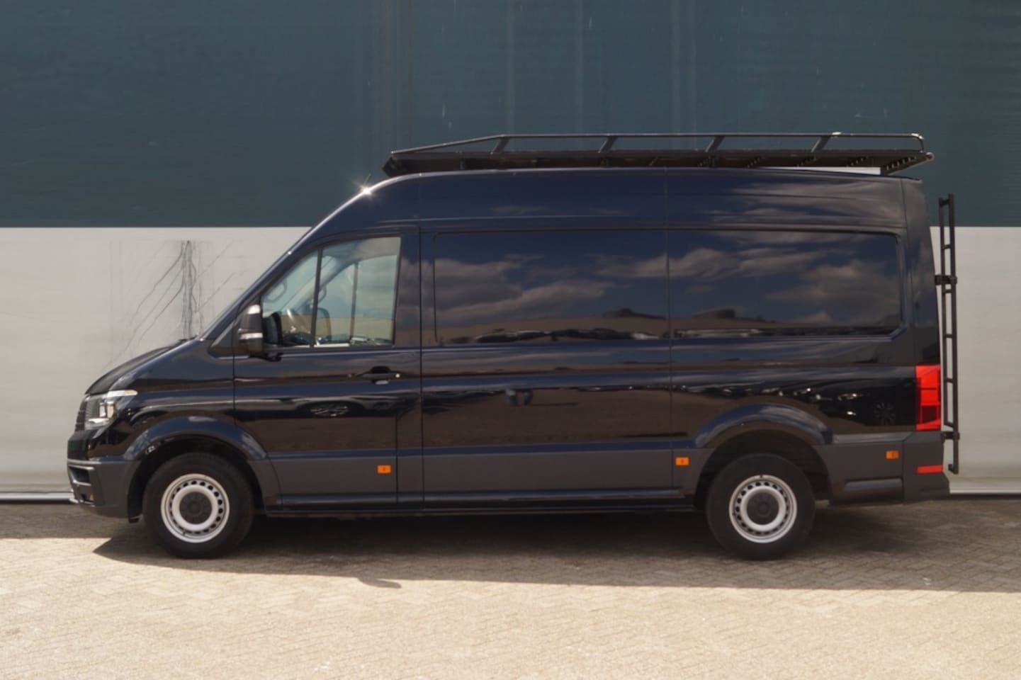 Volkswagen Crafter - 35 2.0 TDI L3H3 35 2.0 TDI L3H3 Co - AutoWereld.nl