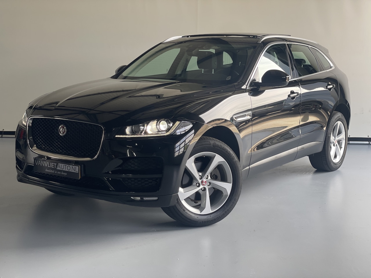 Jaguar F-Pace - 2.0t AWD Premium Edition PANO DAK LEDER - AutoWereld.nl