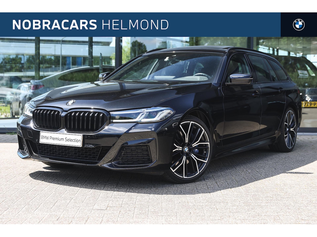 BMW 5-serie Touring - 530i High Executive M Sport Automaat / Panoramadak / Comfortstoelen / Stoelverwarming / La - AutoWereld.nl