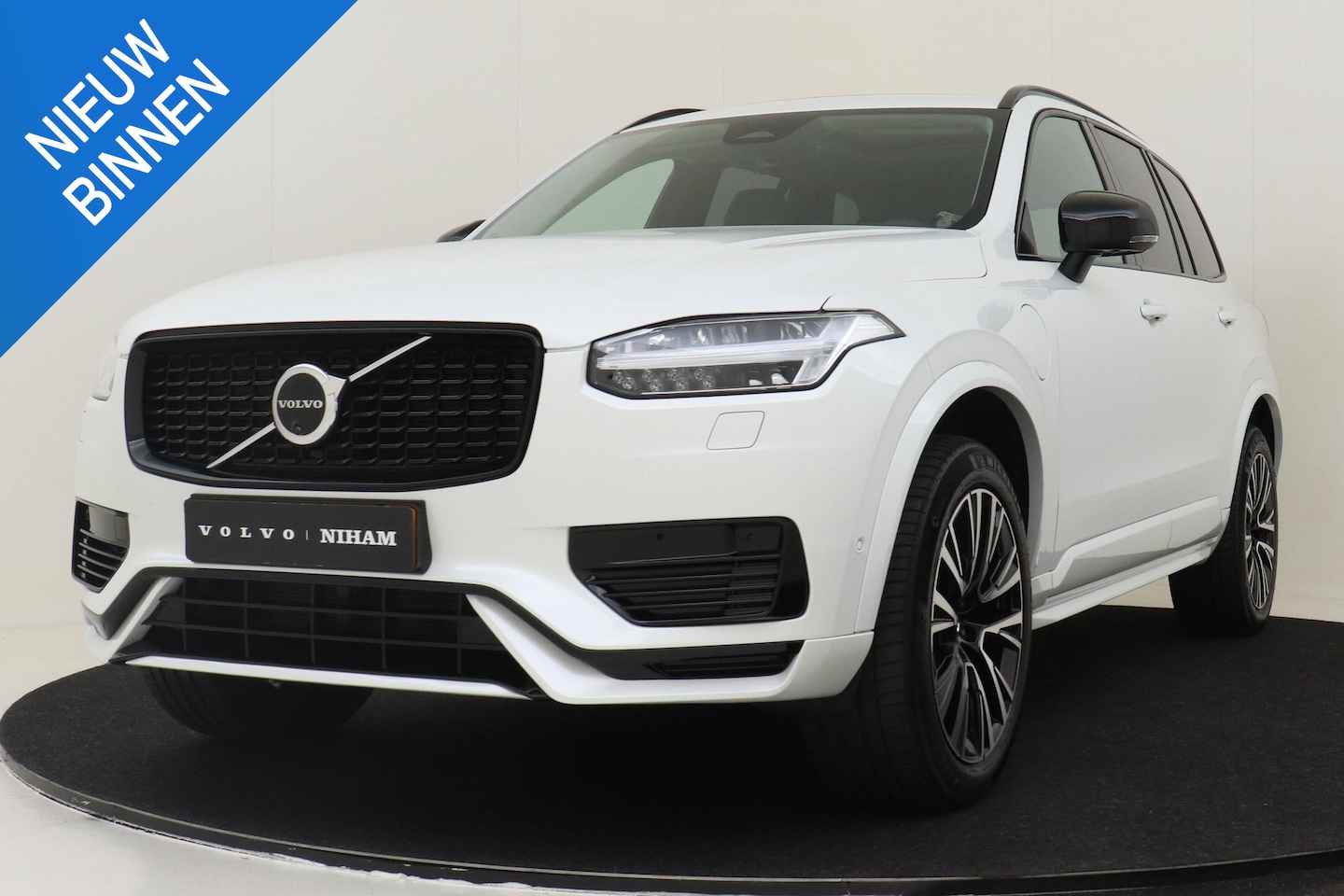 Volvo XC90 - T8 PLUG-IN HYBRID AWD ULTRA DARK -PANO.DAK|LUCHTVERING|GEVENT.LEDER+MASSAGE|HARMAN/KARDON| - AutoWereld.nl