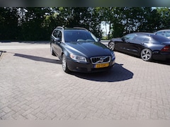 Volvo V70 - 1.6 T4 Limited Edition TREKHAAK CRUISE NAVI LEER STOELVERWARMING