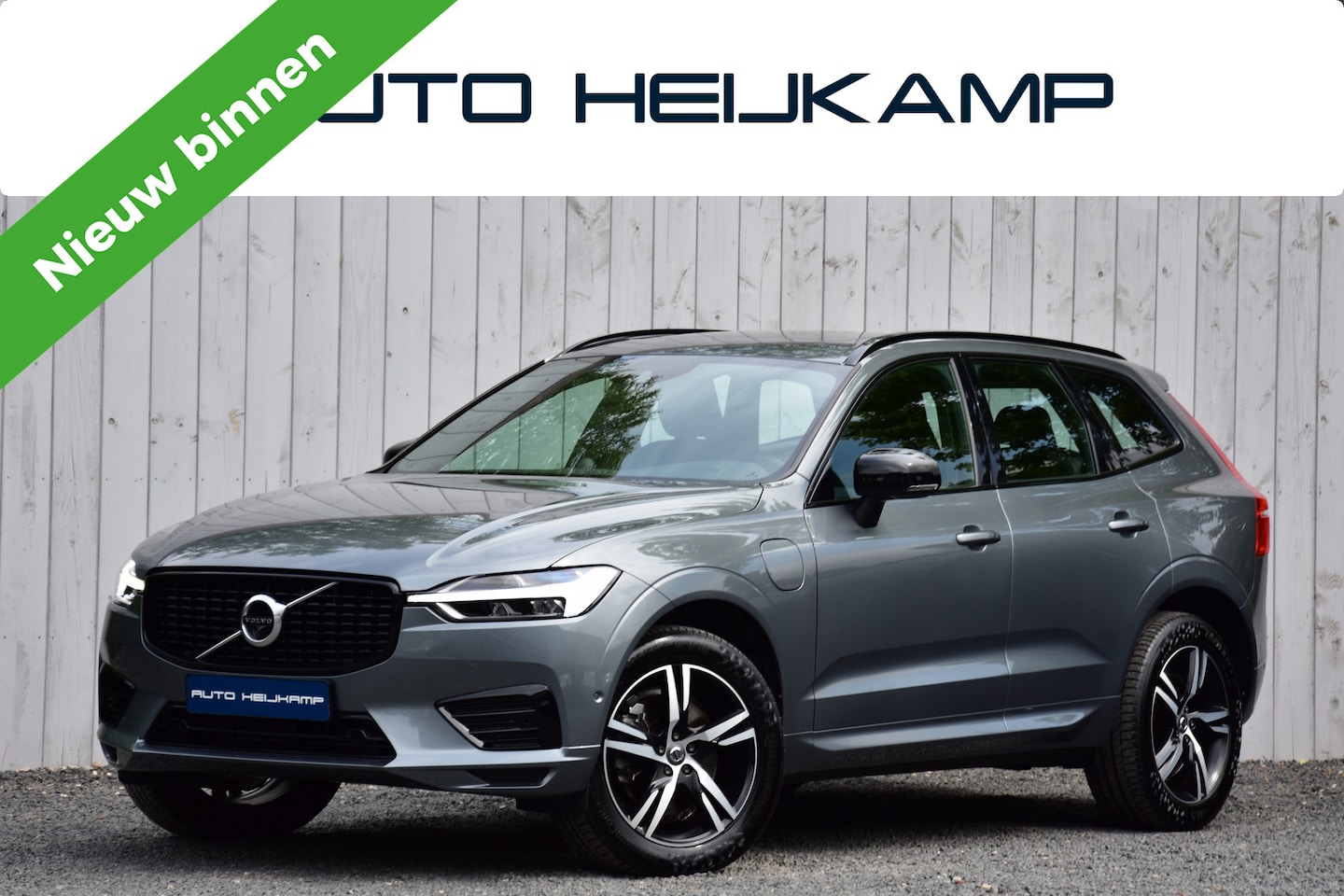 Volvo XC60 - 2.0 Recharge T8 AWD R-Design | Pilot Assist | Camera | Trekhaak | B&W | - AutoWereld.nl