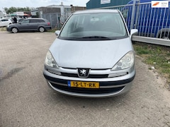 Peugeot 807 - 2.0 SR