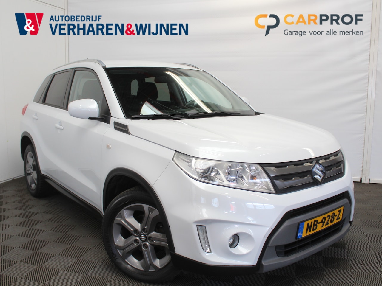 Suzuki Vitara - 1.6 Exclusive CRUISE | CLIMATE | CAMERA | AFNTREKHAAK | STOELVERW | CARPLAY | LED - AutoWereld.nl