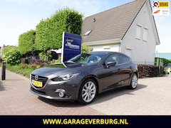 Mazda 3 - 3 2.0 GT-M Automaat (Navi, BOSE, Cruise, Trekhaak, PDC, Head-up display, Stoelverwarming)
