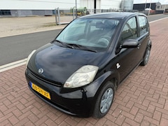 Daihatsu Sirion 2 - 1.0-12V /St.bkr/Elek.pakket/C.V/Nieuwe APK