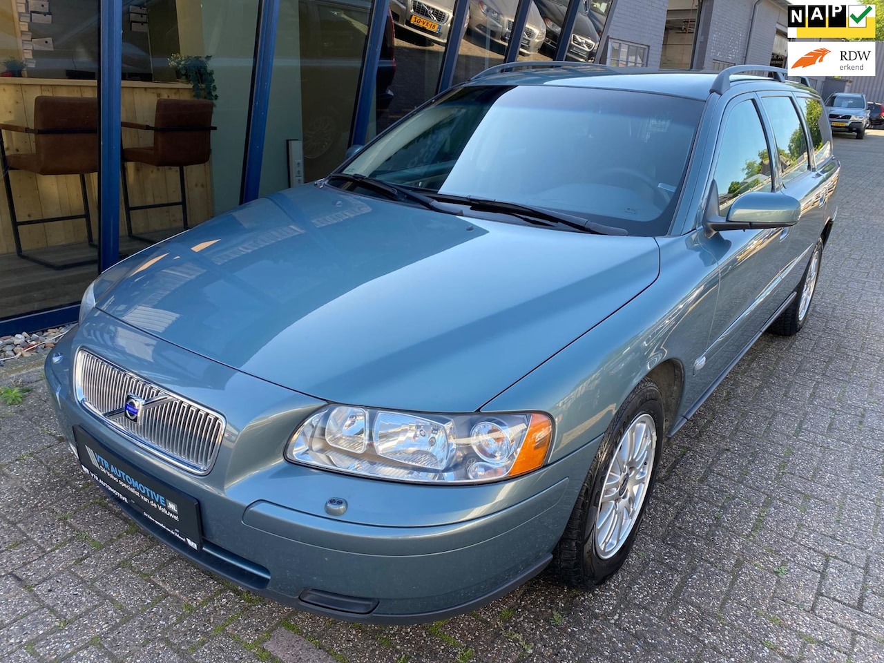 Volvo V70 - 2.4 Kinetic Youngtimer 40.891KM!!! - AutoWereld.nl