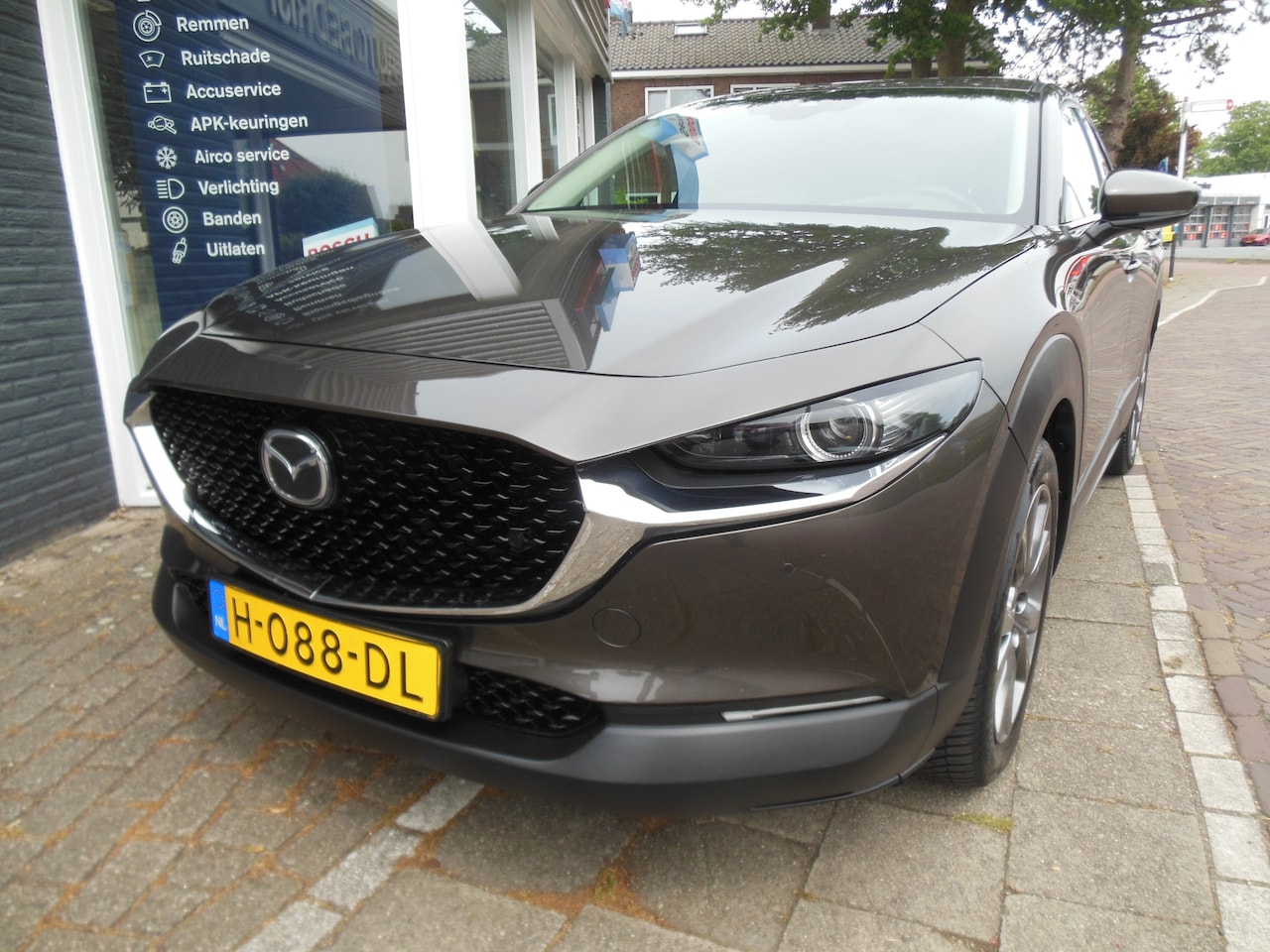 Mazda CX-30 - 2.0 e-SkyActiv-X M Hybrid Luxury 12 maanden Bovag garantie carplay/android trekhaak - AutoWereld.nl