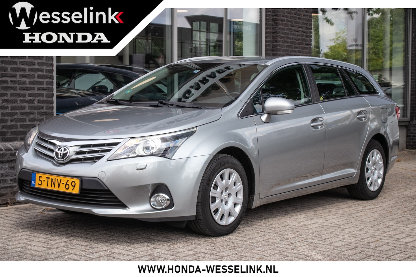 Toyota Avensis Wagon - 1.8 VVTi Business All-in rijklrprs | trekhaak - AutoWereld.nl