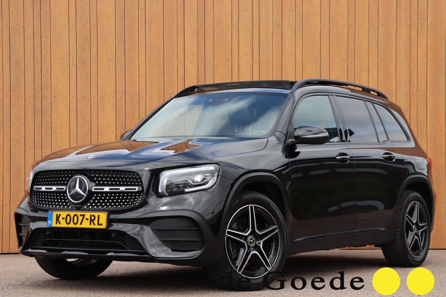 Mercedes-Benz GLB - 200 Bus.Sol. AMG 7-pers. org.NL schuifdak trekhaak camera's leer+el+mem+vw - AutoWereld.nl