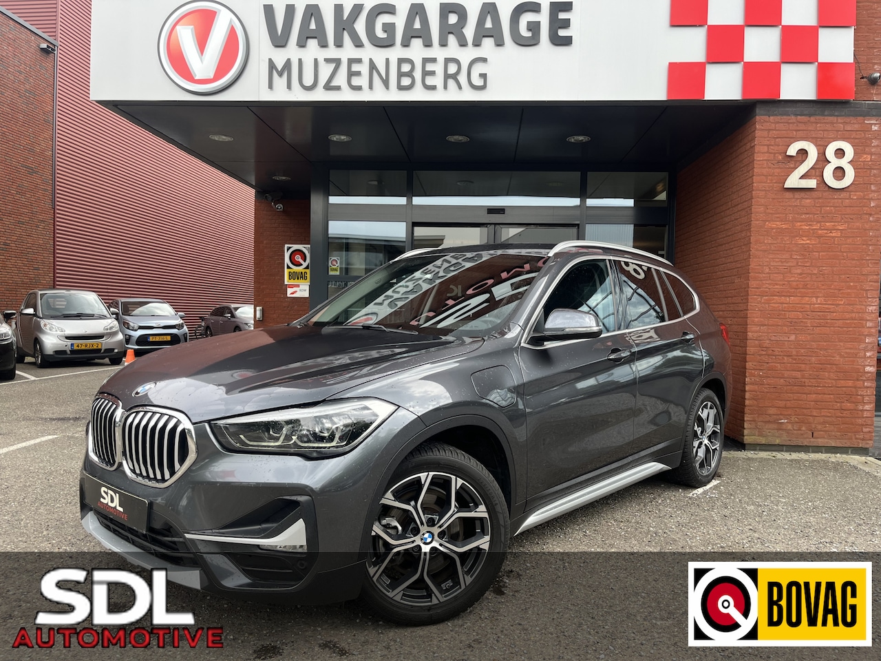 BMW X1 - xDrive25e High Executive X-Line // FULL LED // HALF LEDER // ELEK. KLEP // NAVI+CARPLAY // - AutoWereld.nl