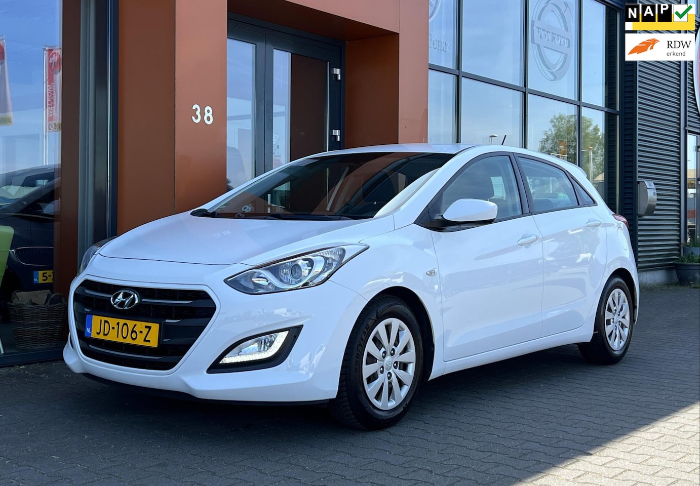 Hyundai i30 - 1.4 i-Drive|bluetooth|cruise|PDC|Isofix|Airco - AutoWereld.nl