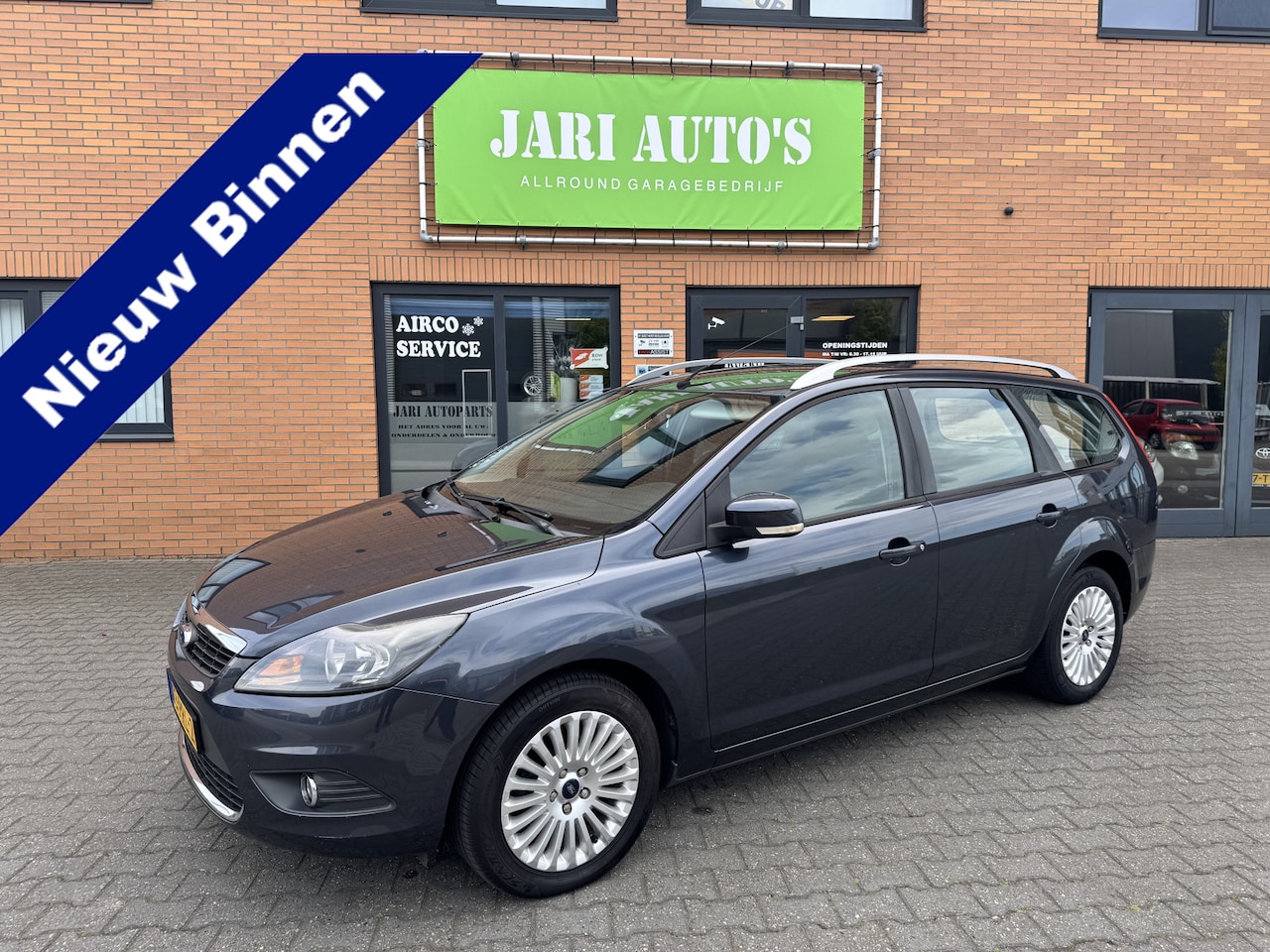 Ford Focus Wagon - 1.8 Limited Trekhaak - AutoWereld.nl