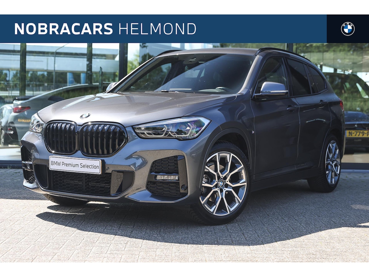 BMW X1 - sDrive18i Executive M Sport Automaat / Sportstoelen / Adaptieve LED / Achteruitrijcamera / - AutoWereld.nl