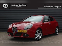 Alfa Romeo Giulietta - 1.4 T Sprint - 170 PK - NAVIGATIE - AUTOMAAT - CRUISE - TREKHAAK - CLIMA