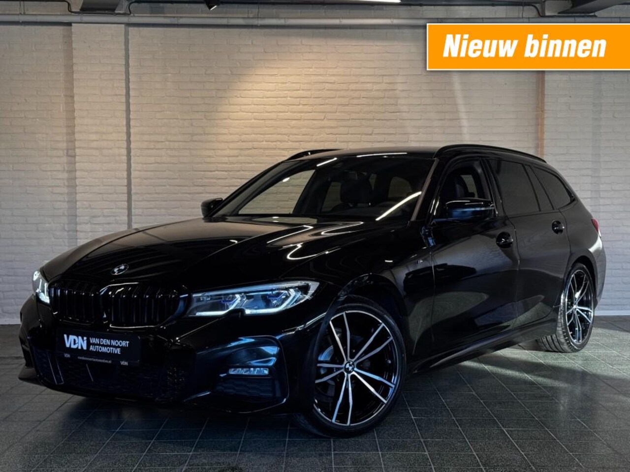 BMW 3-serie Touring - Touring 318i High Executive M-Sport Leder Head Up Elek Stoel 19 inch - AutoWereld.nl