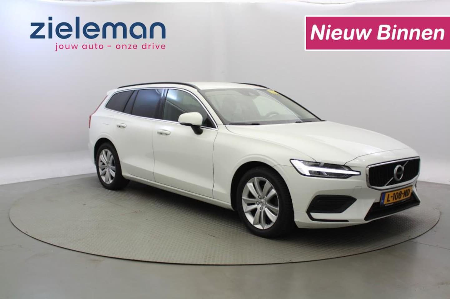Volvo V60 - 2.0 B3 Momentum Business Automaat - Carplay, Digital Cockpit - AutoWereld.nl