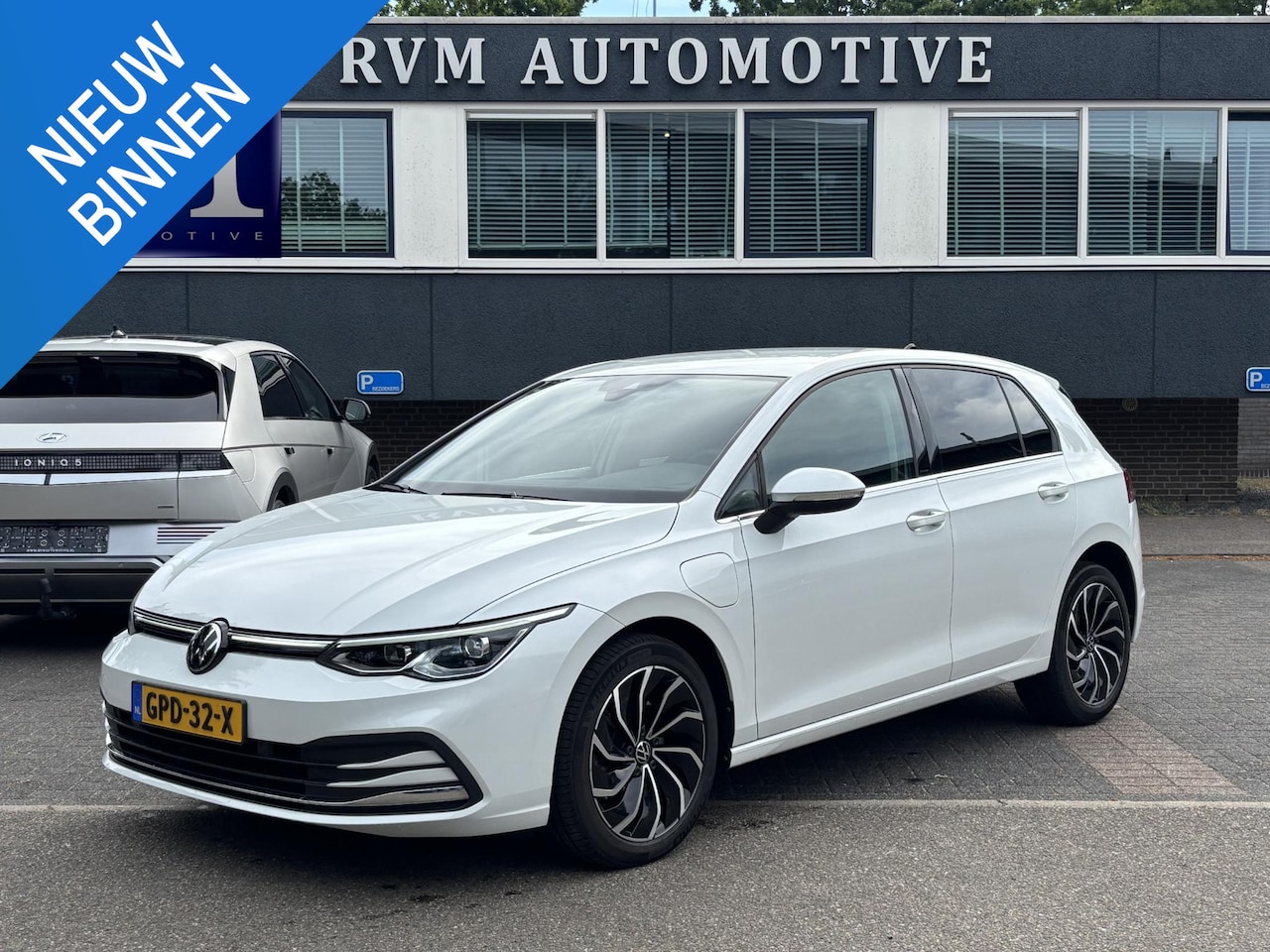 Volkswagen Golf - 1.4 eHybrid Style MEMORY SEAT | ALCANTARA | RIJKLAAR INCL. 12 MND. BOVAGGARANTIE - AutoWereld.nl