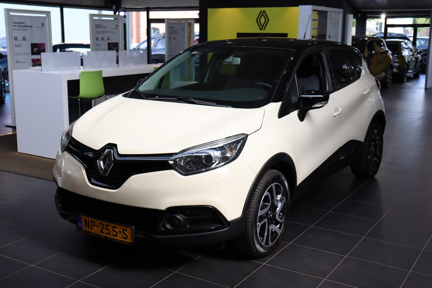 Renault Captur - dCi 90pk Dynamique - AutoWereld.nl