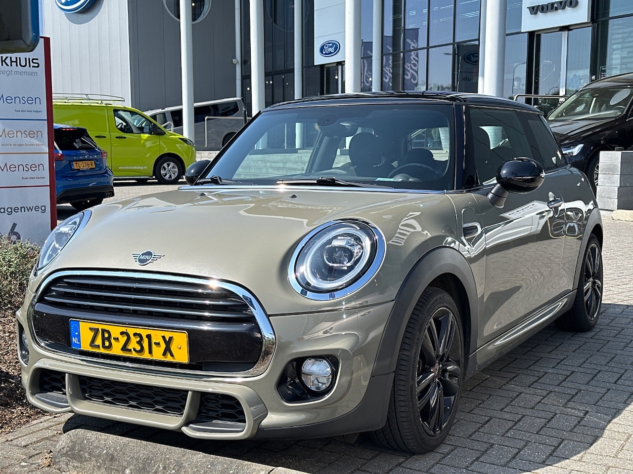 MINI John Cooper Works - Mini 1.5 | JCW Uitvoering! | 100% Dealer Onderhouden - AutoWereld.nl