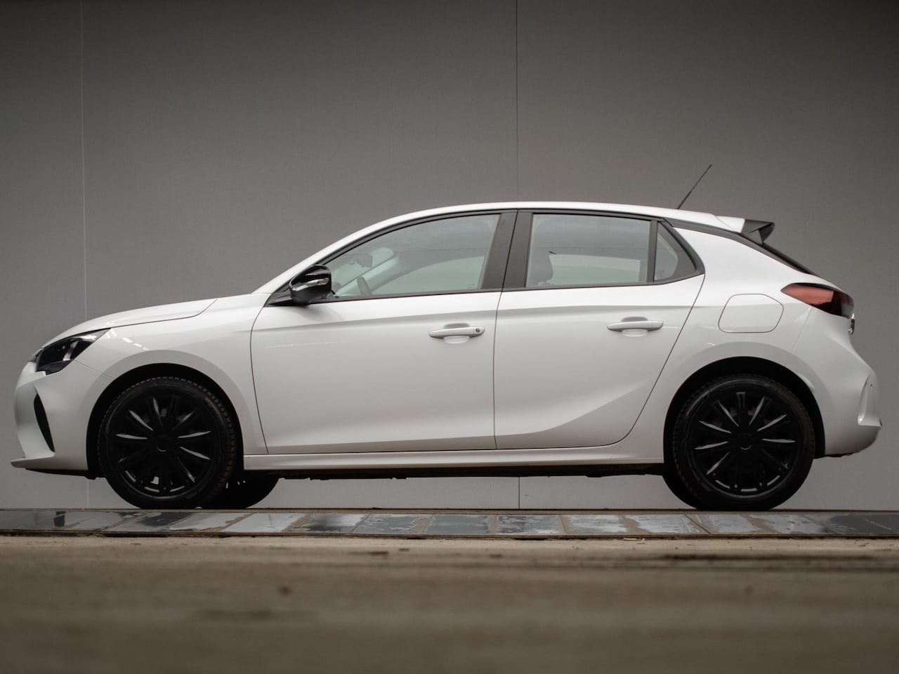 Opel Corsa - 1.2 Edition Sport (APPLE CARPLAY,NAVI,360 VIEW,CAMERA,LANE ASSIST,PDC,CRUISE,SPORTSTOELEN, - AutoWereld.nl
