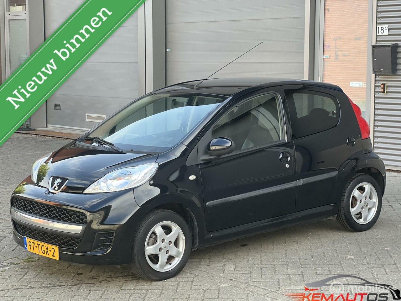 Peugeot 107 - 1.0-12V Black & Silve✅BLACK-edition✅ - AutoWereld.nl