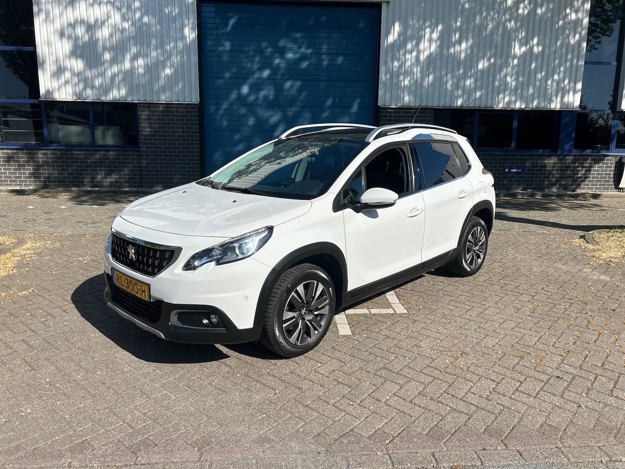 Peugeot 2008 - 1.2 PureTech Blue Lease Executive 1.2 PureTech Blue Lease Executive - AutoWereld.nl