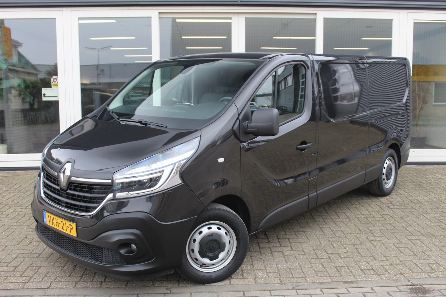 Renault Trafic - 2.0 dCi 145 T29 L2H1 Comfort 2.0 dCi 145 T29 L2H1 Comfort, Cruise Control, Airco, Android Auto, Camera, PDC A, Prijs Is - AutoWereld.nl