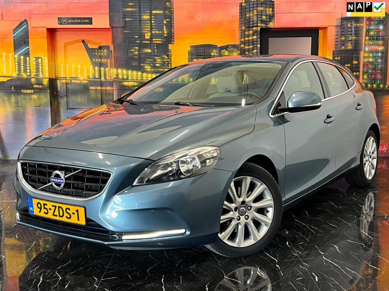 Volvo V40 - 1.6 T3 Momentum 1.6 T3 Momentum - AutoWereld.nl