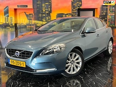 Volvo V40 - 1.6 T3 Momentum