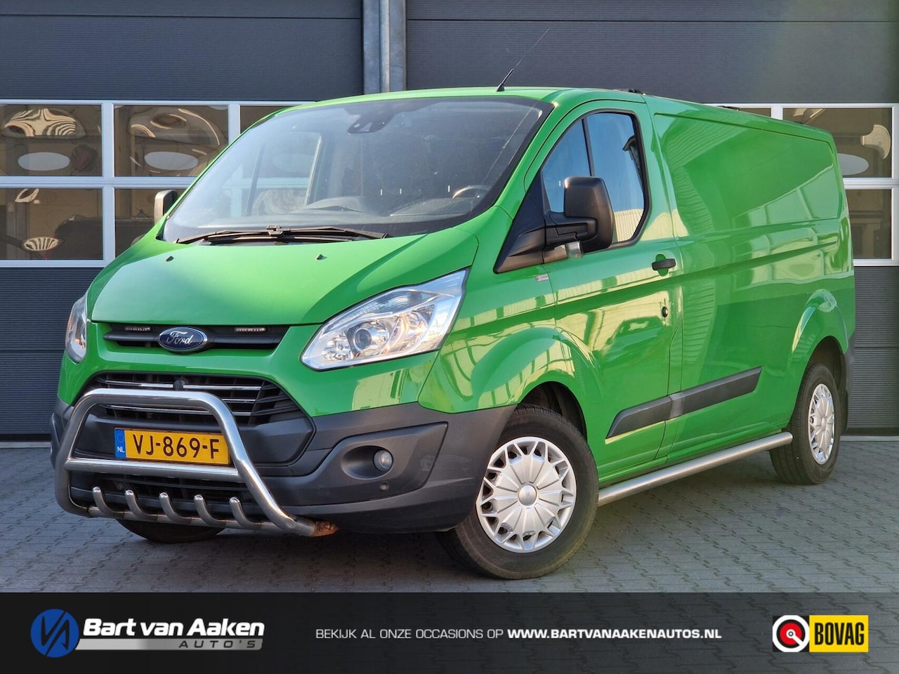 Ford Transit Custom - 330 2.2 TDCI L2H1 Trend 125pk Trekhaak - AutoWereld.nl