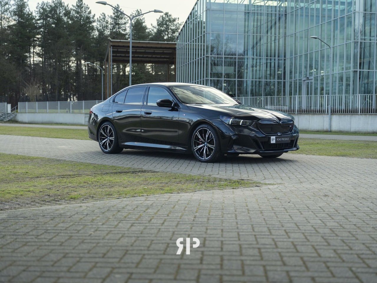 BMW i5 - M60 xDrive 84 kWh I M-Sport Pro I Bowers & Wilkins - AutoWereld.nl
