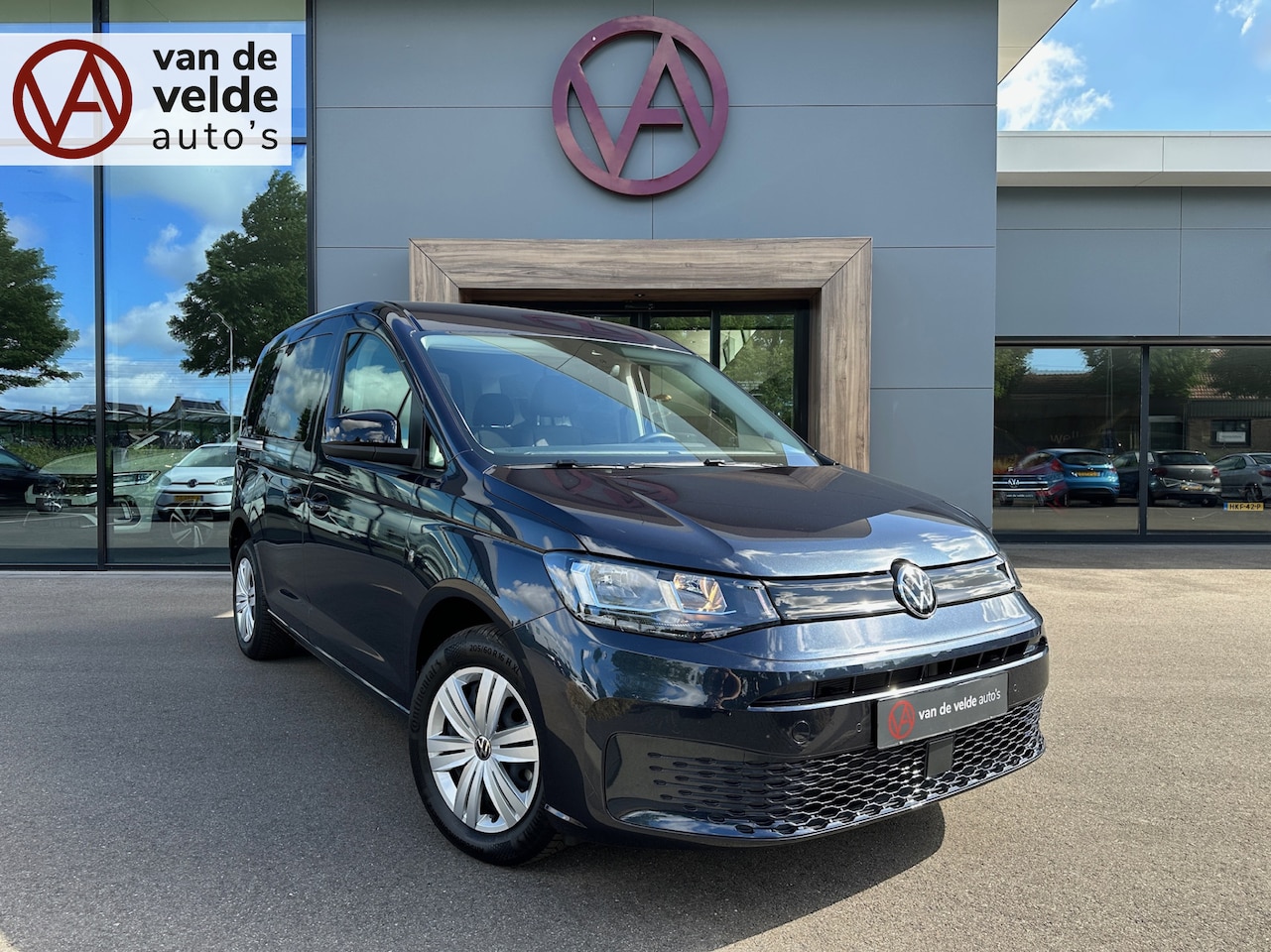 Volkswagen Caddy - 1.5 TSI 5-persoons | Navi | Adapt. Cruise | Trekhaak | Rijklaar incl. 1 jaar Bovag garanti - AutoWereld.nl