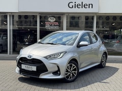 Toyota Yaris - 1.5 Hybrid Dynamic Plus | Stoelverwarming, Keyless, LED, Lichtmetalen velgen, Parkeercamer
