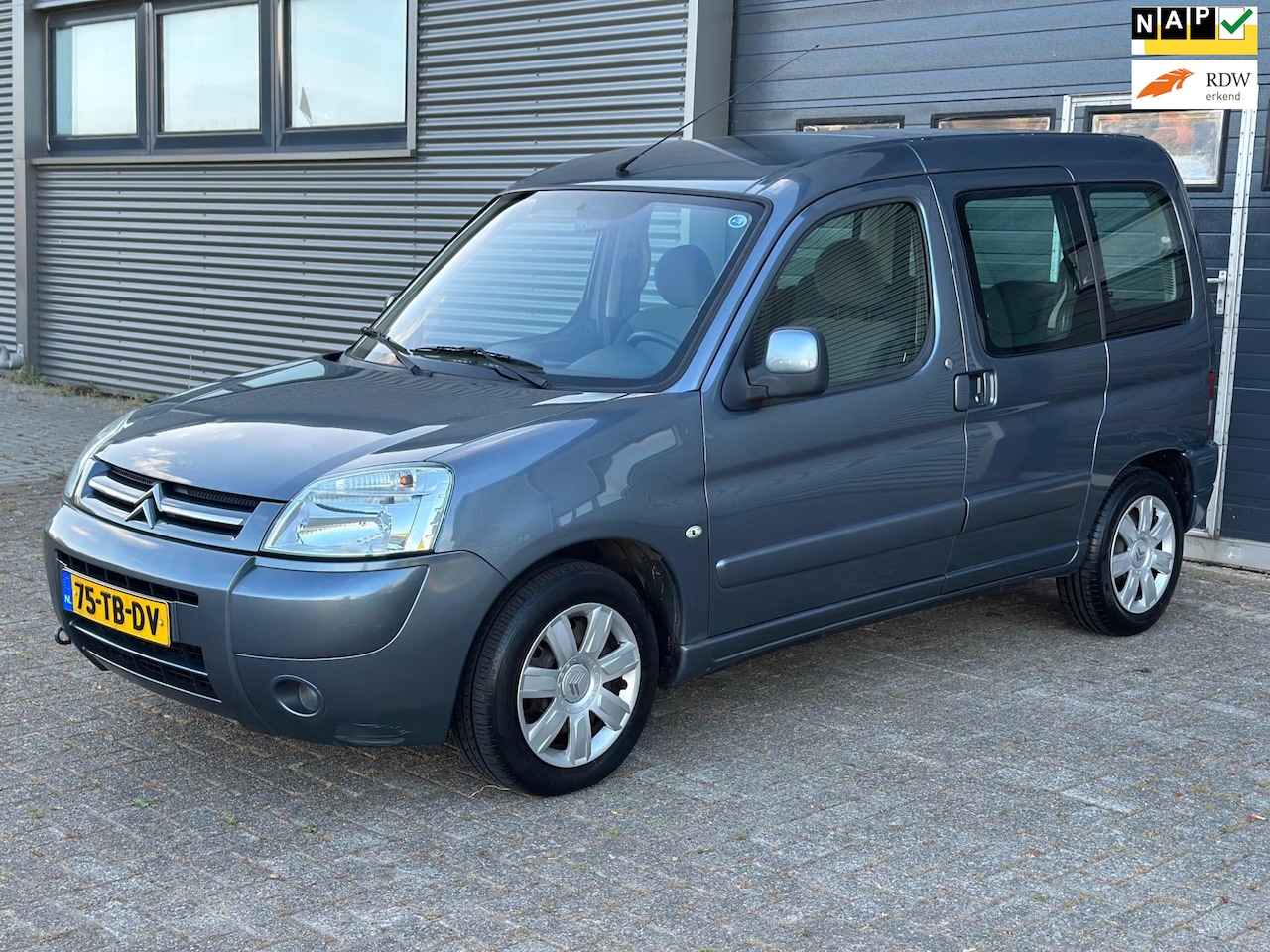 Citroën Berlingo - 1.6i Multispace Attraction AIRCO - NWE APK - TREKHAAK - RIJDT GOED! - AutoWereld.nl